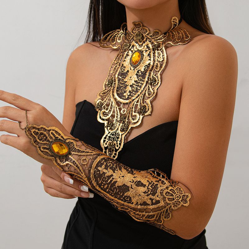 Ensemble de colliers et de chaînes de clavicule incrustées irrégulières en dentelle_voghion.com