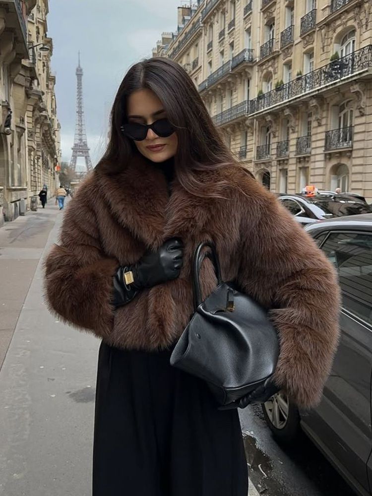 Trendiger Oversize-Kunstpelzmantel mit Revers für Damen – Flauschige, weiche, weiße Jacke im Fuchspelz-Stil mit Taschen, Streetstyle-Eleganz_voghion.com