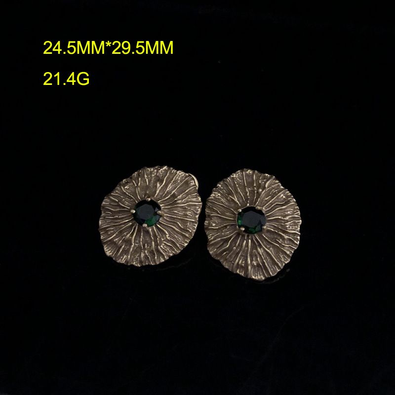 Medieval Western-style earrings made of copper and inlaid with red and green zircons, high-end earrings, classic versatile retro antique earrings_voghion.com