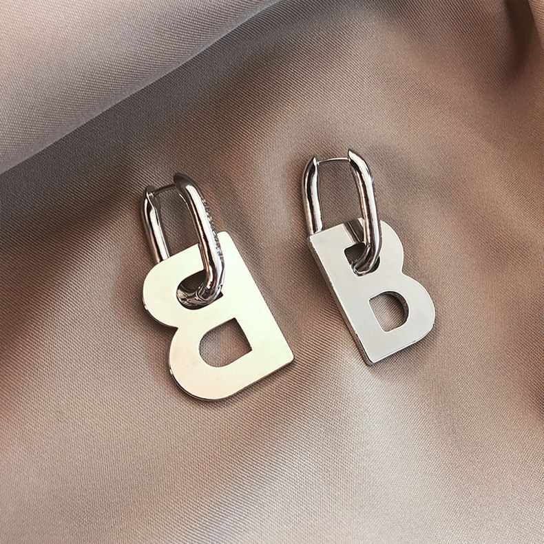 ins retro letter B earrings cold style earrings simple temperament net red earrings personality detachable earrings_voghion.com