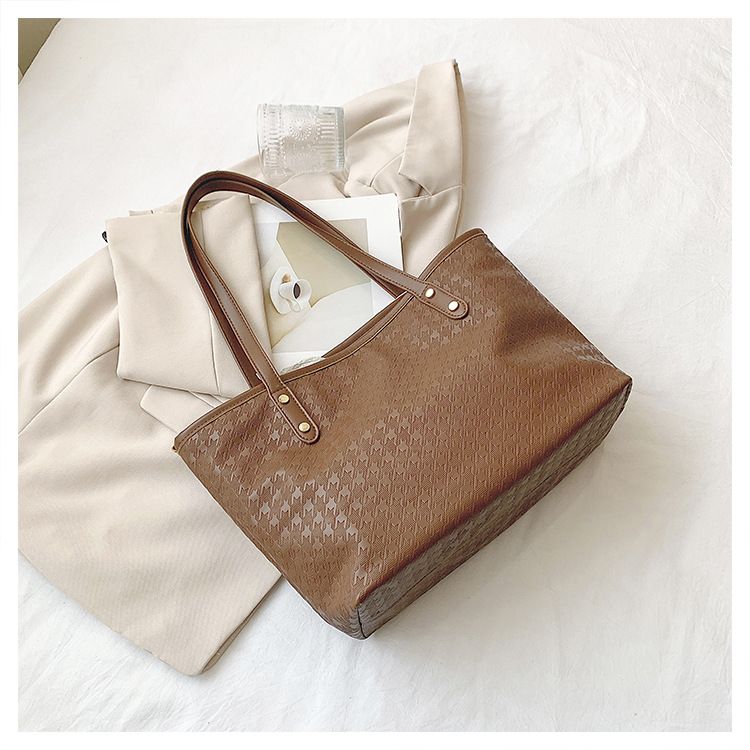 2024 Neue große Tasche für Damen, klein und vielseitig, modische Umhängetasche, Tragetasche für Pendler und Freizeit_voghion.com