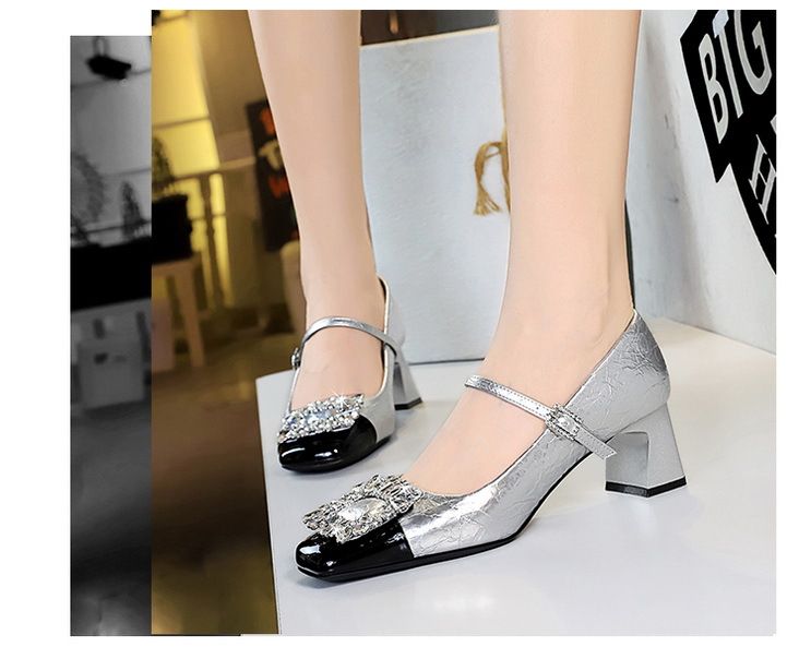 Damenschuhe Mary Jane Crack Stitching Commuter High Heels Mittlerer Absatz Dicker Absatz Quadratischer Kopf Einzelschuhe_voghion.com