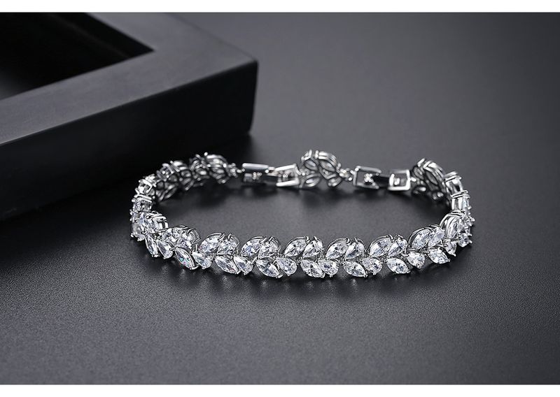 Women's Jewelry Elegant Leaf Design Cubic Zirconia Bracelet For Party & Daily Wear, Fashionable Copper Chain With Sparkling Stones_voghion.com