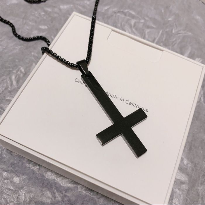 Collana con croce rovesciata nera da uomo, ciondolo in acciaio al titanio per donna, minimalista, placcato in oro bianco, accessori alla moda per uomo_voghion.com
