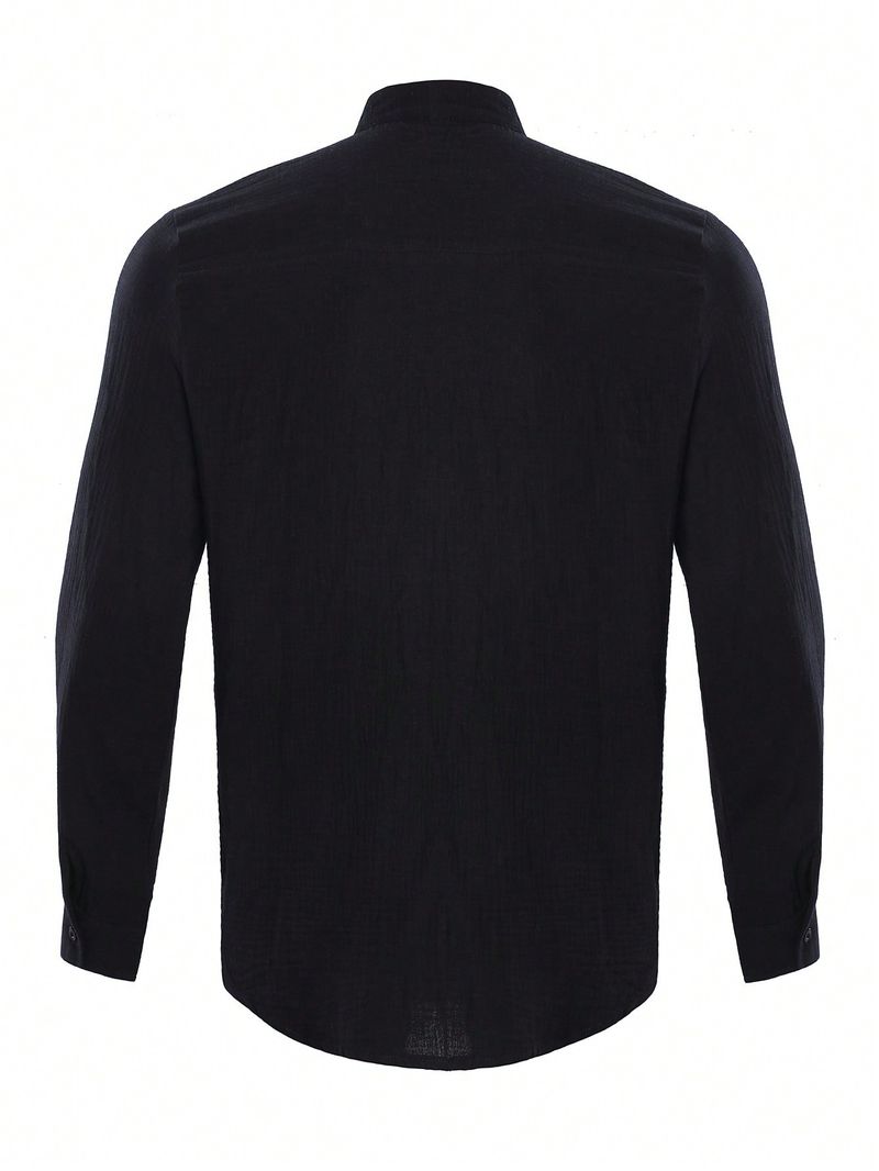 Camicia casual da uomo a maniche lunghe, leggera, matura, tinta unita, con colletto alto e bottoni._voghion.com
