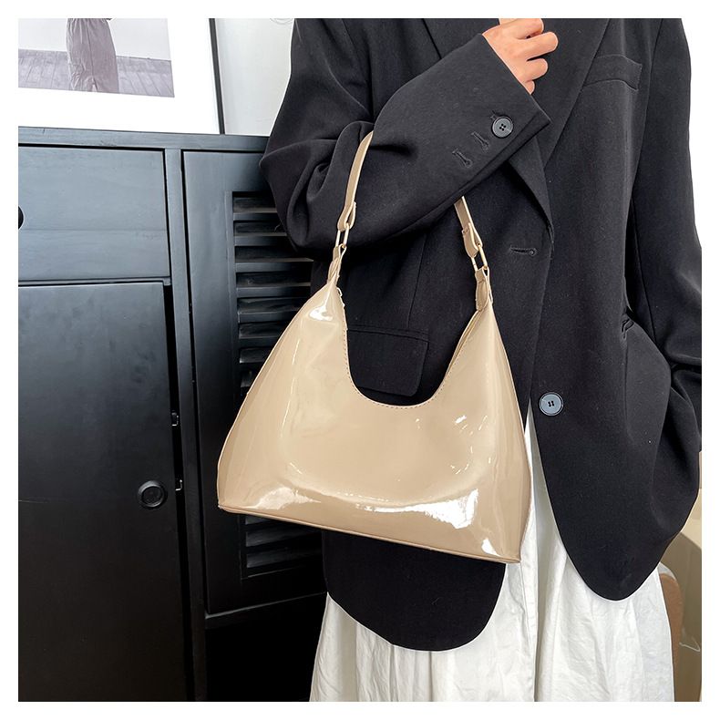Borsa a tracolla da donna in pelle verniciata bordeaux di French Niche, nuova nel 2025, con tracolla, Hundred_voghion.com