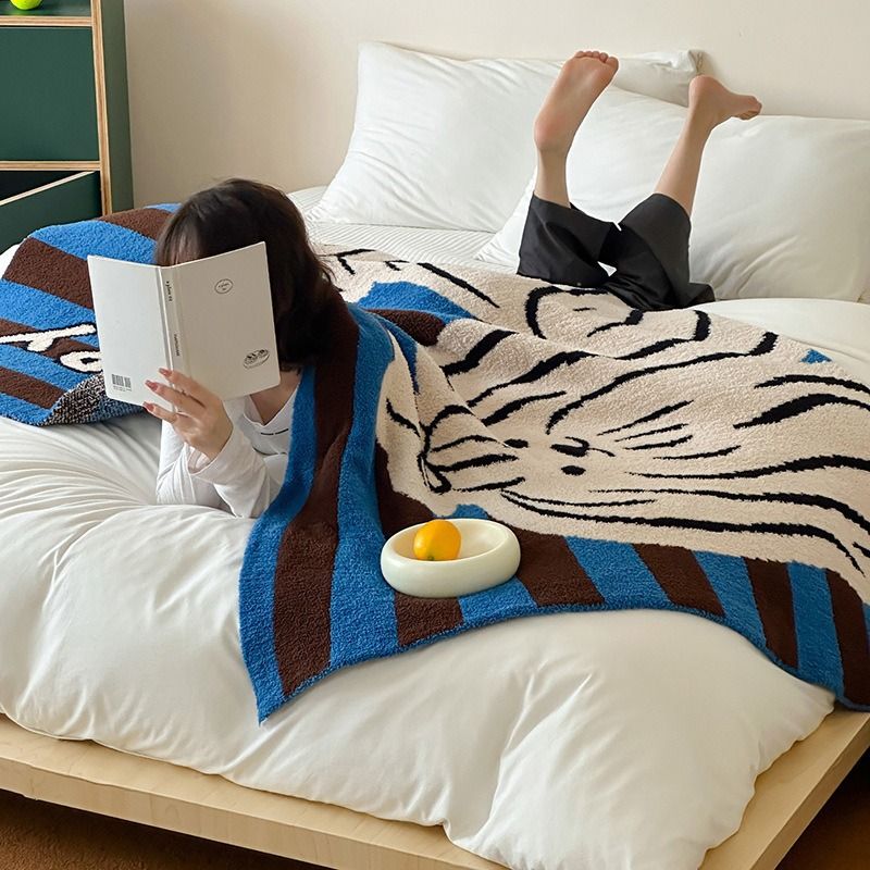 Gestrickte Halbflor-Sofadecke_voghion.com