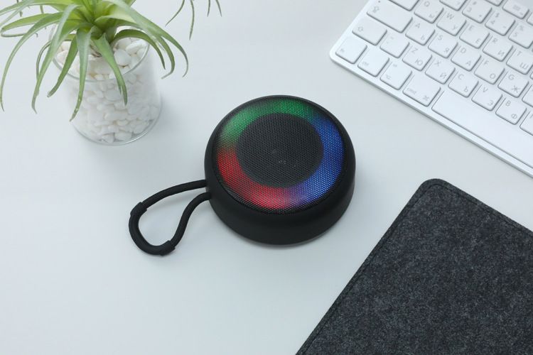 BS-50D värivalo Bluetooth-kaiutin, uusi langaton mini-subwoofer, kannettava kädessä pidettävä ulkokäyttöön tarkoitettu pieni kaiutin, jossa pistokeliitäntä_voghion.com