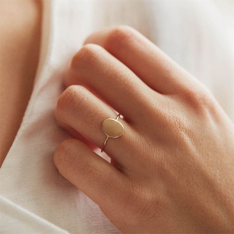Lagerförsäljare eManco Delikat Oval Pynt Förgylld Blank Minimalistisk Feministisk Ring För Kvinnor Personlighet Kan Köpas I Partihandel_voghion.com