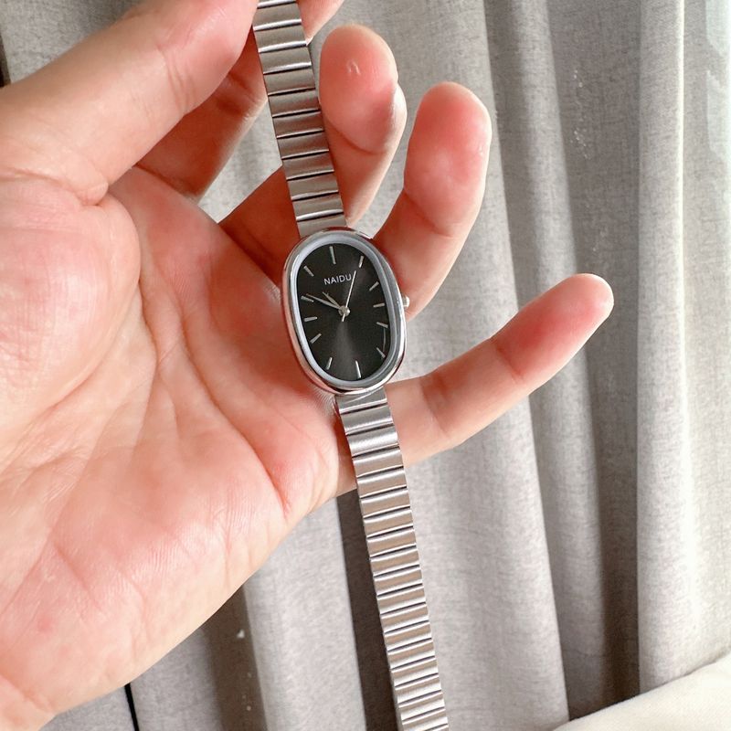 Új láncos kvarc ellipszis alakú számlapos kis koreai összecsukható csattal ellátott ruházati sokoldalú női karóra_voghion.com