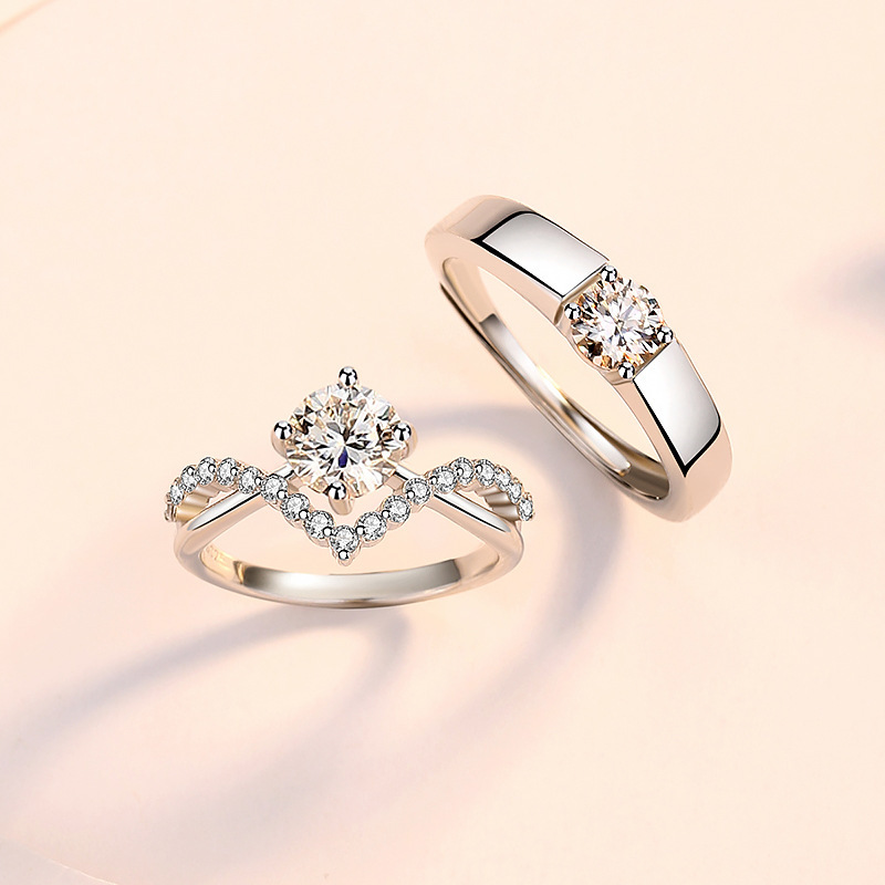 Crowning Love Neuer vierzackiger simulierter Zirkon-Diamantring für Männer und Frauen, 1 Karat Krone, offene Paarringe_voghion.com