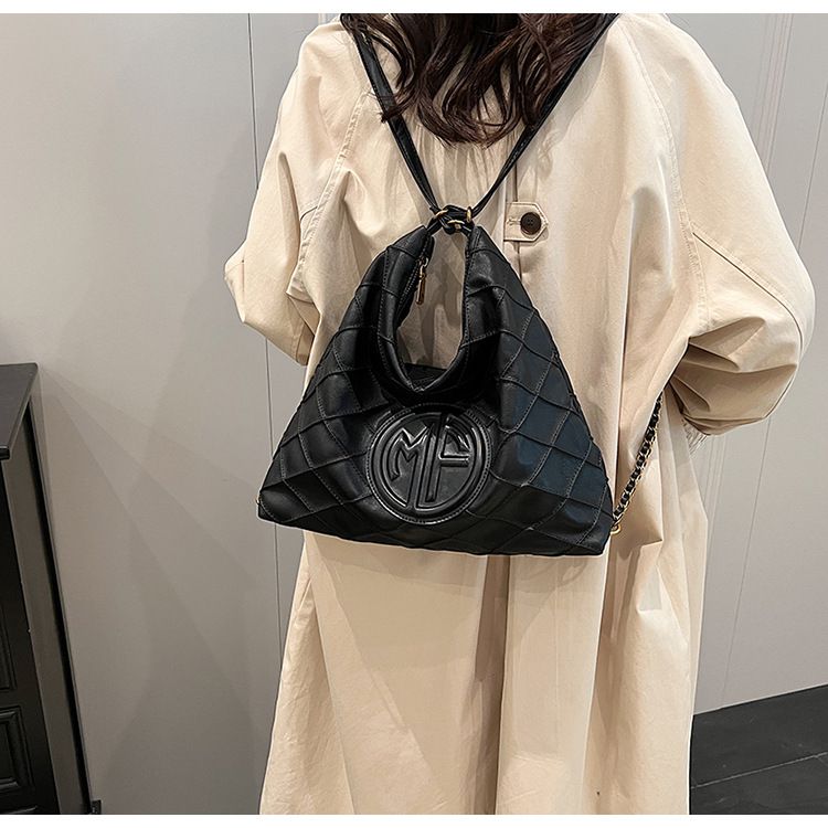 Casual PU Retro Grousskapazitéitstasch 2024 Nei Damentasch Einfarweg Stilvoll Villsäiteg Schëllertasch Rucksack_voghion.com