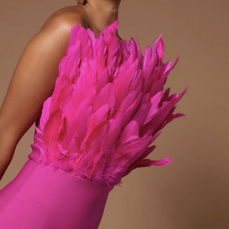 Abito con bende di piume - Abito da sera aderente senza spalline per donna, in poliestere elasticizzato, abbigliamento da discoteca sexy, XS/S/M/L, rosso rosa e marrone scuro_voghion.com