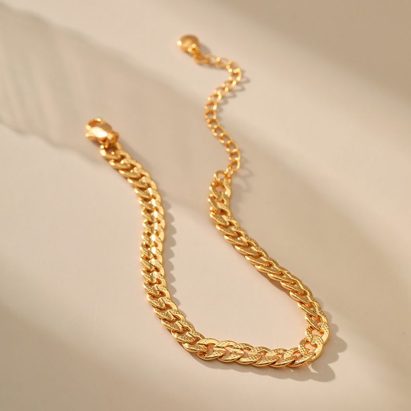 Französische flache Kupferkette aus Metall, die die Farbe behält, einfach mit Gold überzogen, neutraler Stil, modisches OL-Armband_voghion.com