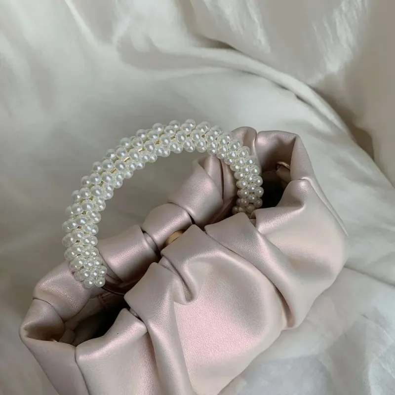 Designer 2025 Mode Perle Griff Frauen Abendessen Kupplung Geldbörse Handtaschen Design Damen Platz Umhängetaschen Weibliche Kleine_voghion.com
