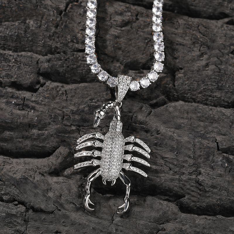 Herrenschmuck – Hip-Hop-Skorpion-Anhänger mit Zirkonia und Diamanten, ein cooles Statement-Piece für Casual und Streetwear._voghion.com