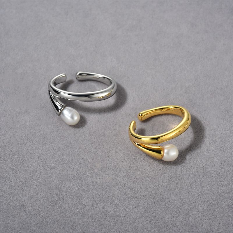 Damenschmuck Eleganter französischer Retro-Ohrclip aus vergoldetem Messing mit Perlen für Frauen, schicker und minimalistischer geometrischer Ohrringclip_voghion.com