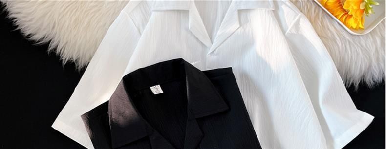 Camicia da uomo in seta ghiacciata plissettata, a maniche corte, con colletto ampio, design alla moda, top fresco_voghion.com