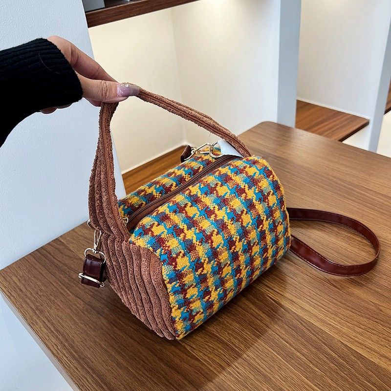 Borsa a tracolla casual alla moda, piccola e quadrata, di tendenza, nuova primavera 2024, da donna_voghion.com