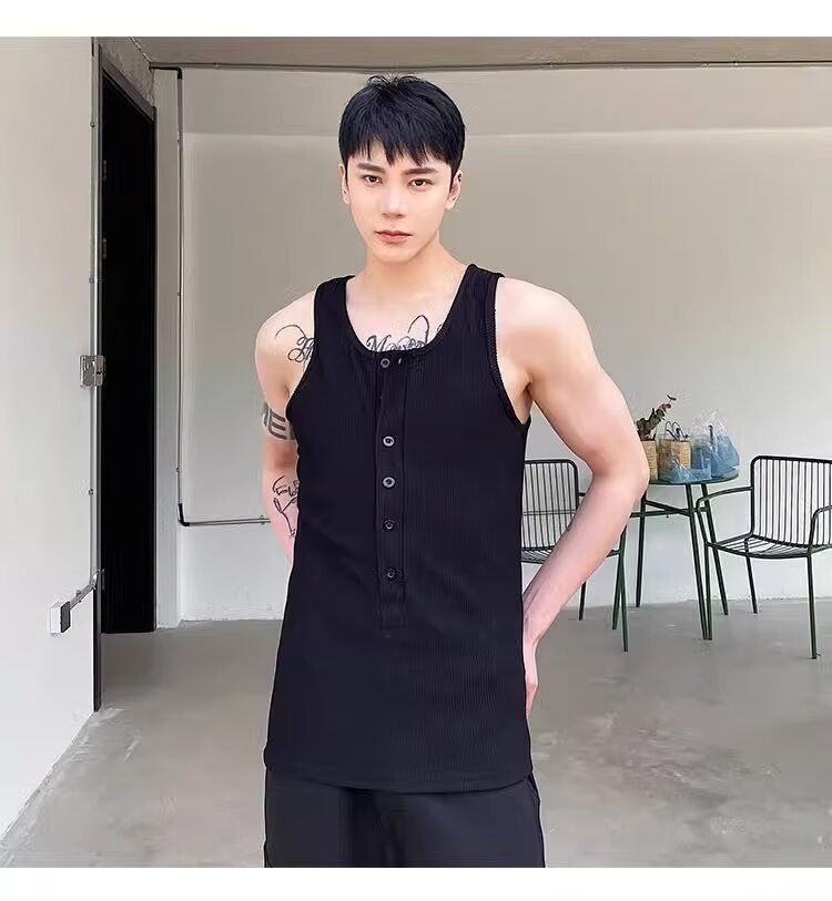 Sommer personalisierte Nische enge elastische Weste für Männer, trendiges einfarbiges Schnallendesign, ärmelloses Leibchen_voghion.com