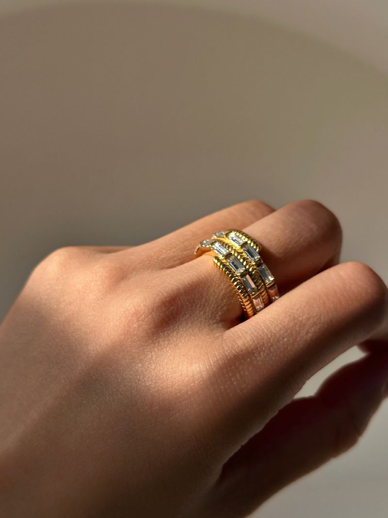 INS Electroplated Titanium Steel Transparent Zircon Chain Design Ring_voghion.com