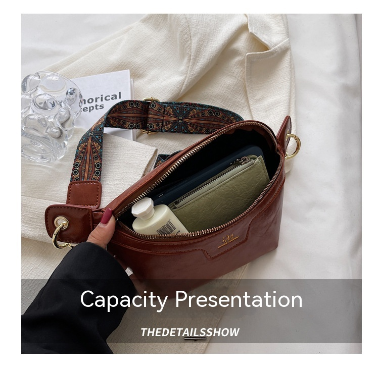 Déi trendy Täsch vun dësem Joer mat engem Gefill vu Luxus 2024 Nei modesch Tailletasch Villsäiteg Instagram-Stil Summer Crossbody-Tasch Damentasch Broschttasch_voghion.com