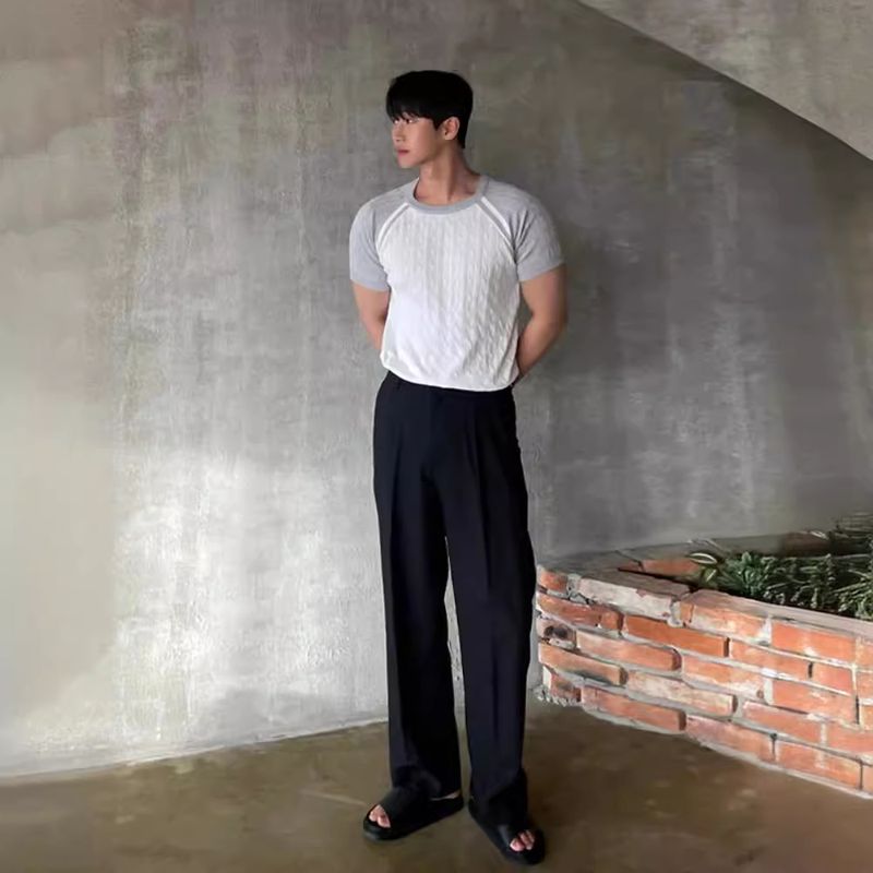 Maglia a maniche corte con collo rotondo color-block e vestibilità slim per uomo, nuova maglia estiva in stile coreano con design patchwork e trecce_voghion.com