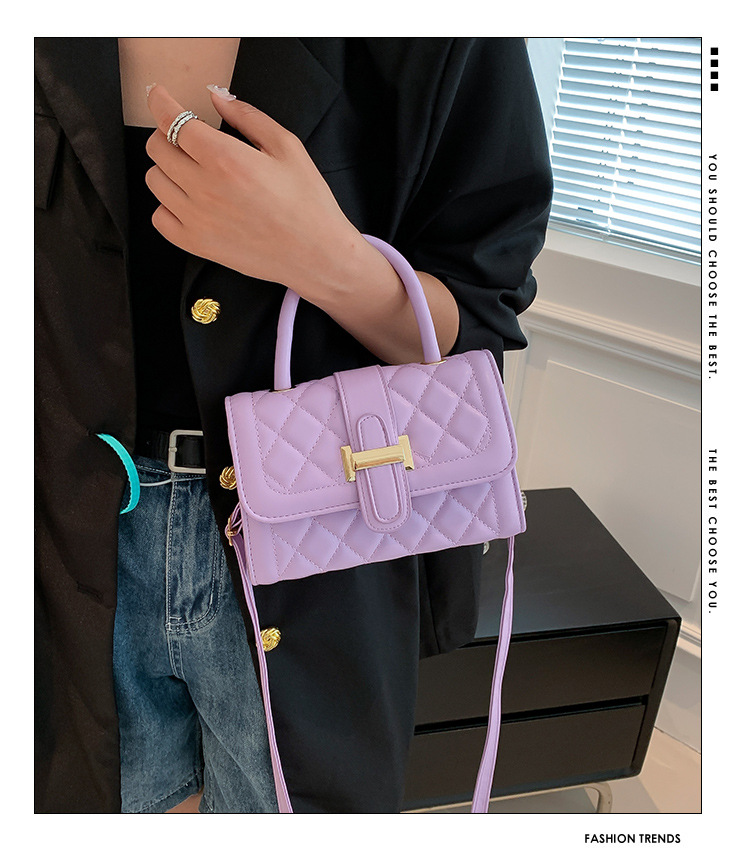 Borsa piccola con filo da ricamo Lingge 2023 Borsa da donna nuova Borsa a tracolla larga all-match in stile esplosivo popolare Borsa a tracolla piccola borsa quadrata portatile_voghion.com