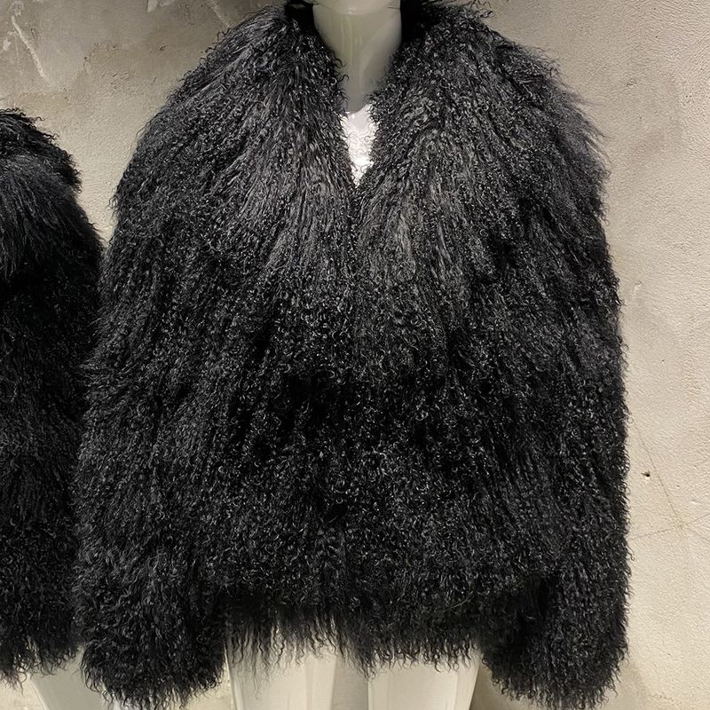 Damenbekleidung Luxuriöser Shearling-Pelzmantel Damenmode Kurze Jacke mit Reverskragen und natürlichem Shearling-Besatz_voghion.com