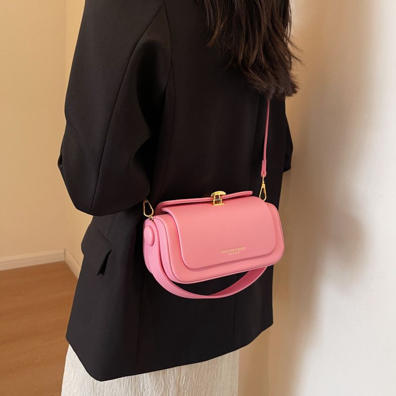 Versão coreana moderna, elegante e sofisticada, pequena bolsa quadrada para mulheres, nova primavera/verão 2024, ombro único com um_voghion.com