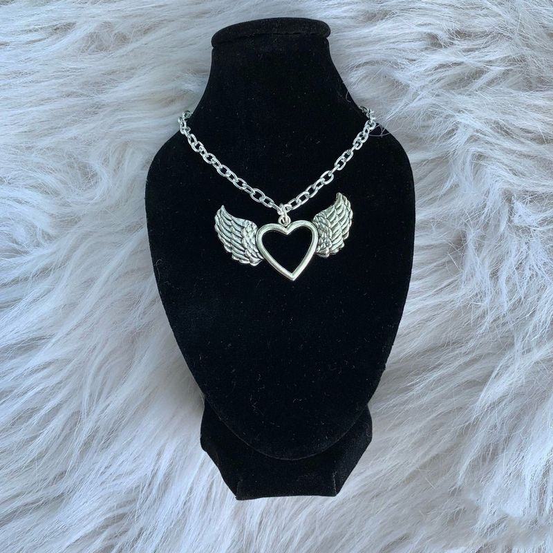 Necklaces Thick silver heart shaped hook necklace_voghion.com