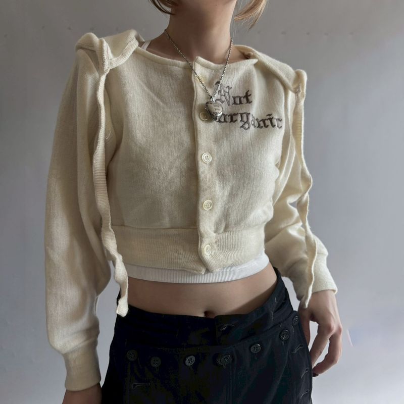 Cardigan con cappuccio retrò e ricamo di lettere – Maglione corto in maglia aderente con coulisse in vita (cappuccio oversize, elemento essenziale per lo streetwear)_voghion.com