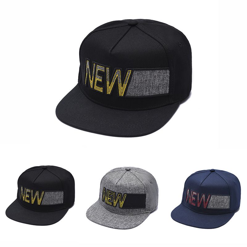 Trendikad meeste ja naiste hiphop-tänavatantsud, personaalne mood, lameda äärega mütsid, paarisport, ingliskeelsed tähed_voghion.com