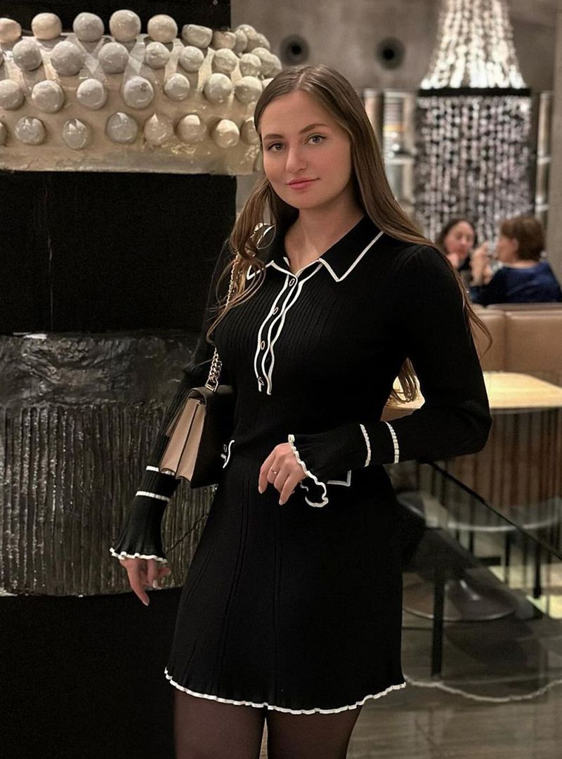 Abbigliamento da donna Abito arricciato Abito lavorato a maglia Orecchini a bottone con risvolto a maniche lunghe _voghion.com