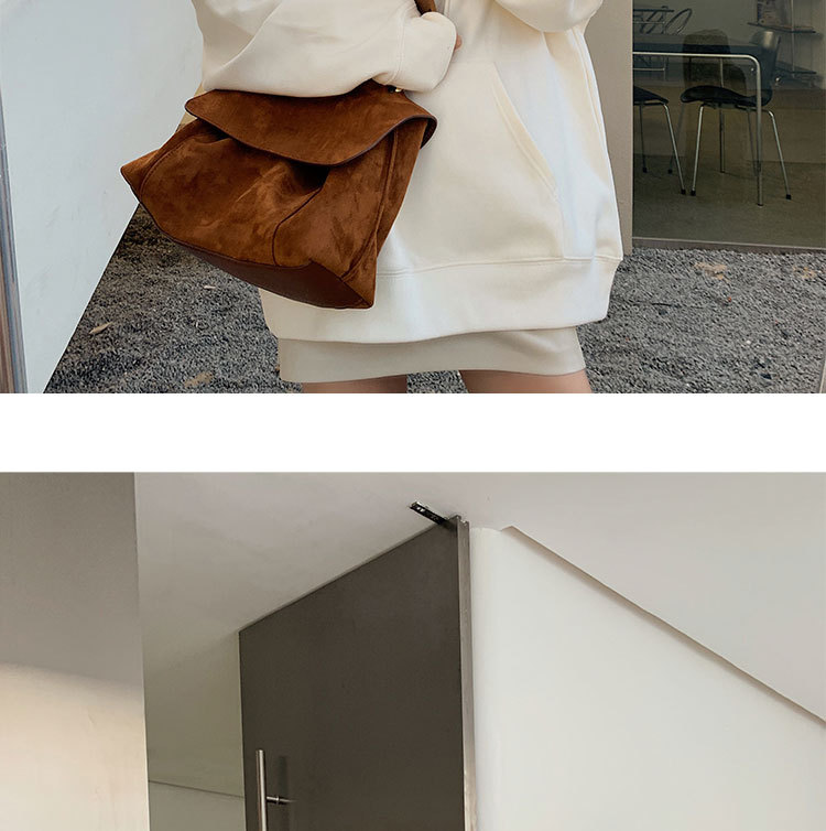 Niche-ontwerp Hoogwaardige herfst- en wintertas Dames Messenger-tas met grote capaciteit Schoudertas Damestas Grote tas Fluwelen forenzentas_voghion.com