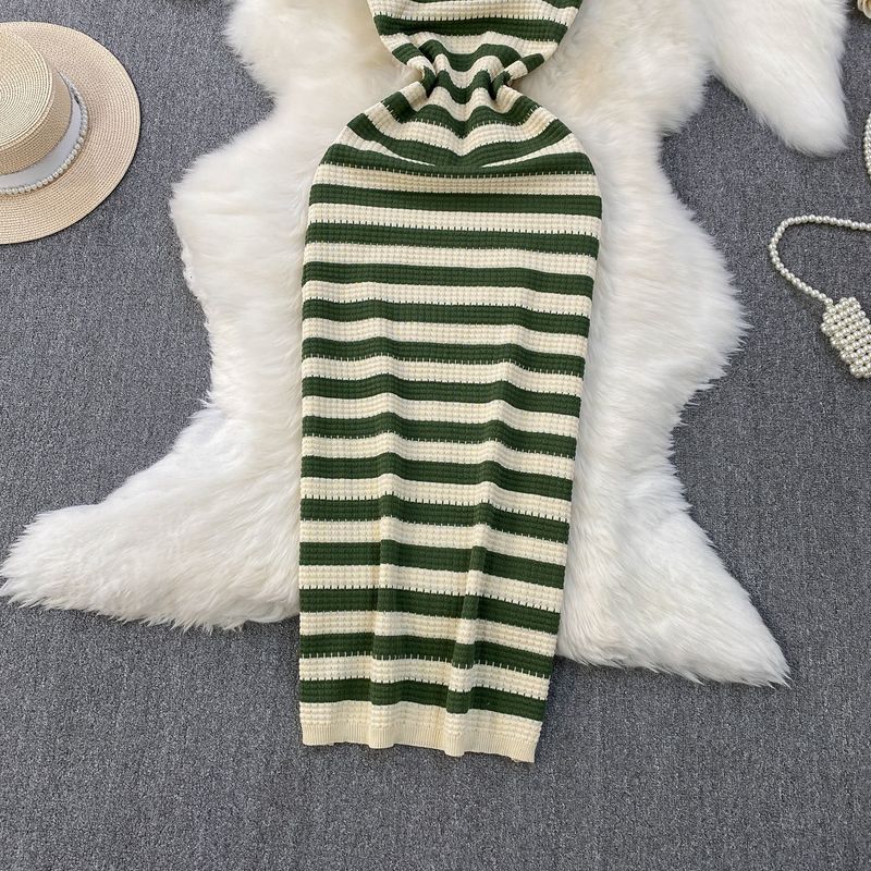 Abito da donna a righe in maglia con bretelle, gonna lunga per le vacanze, snellente per il temperamento e per i fianchi_voghion.com