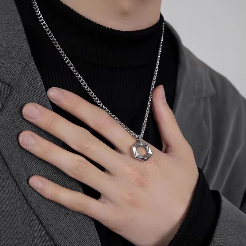 Eenvoudige stijl hanger heren niche hiphop titanium staal hexagonale matrix ketting veelzijdige mode sieraden vrouwen_voghion.com