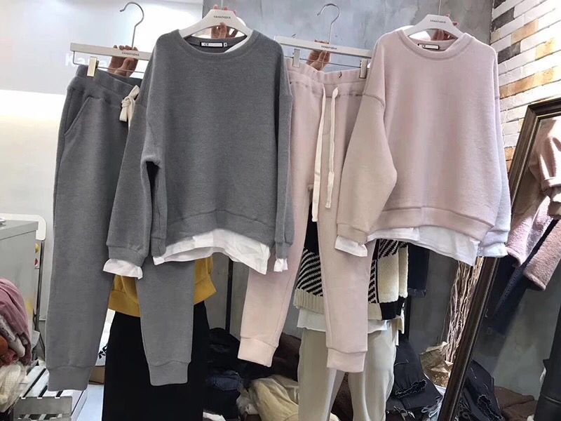 Women's Clothing Chic Two-Piece Layered Sweatshirt Set For Women - Autumn/Winter Loose Knitwear With Faux Patchwork (Grey/Black, Sizes S-XXL)_voghion.com