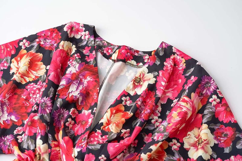 Abito estivo da donna con scollo a V profondo e maniche a sette quarti stampato_voghion.com