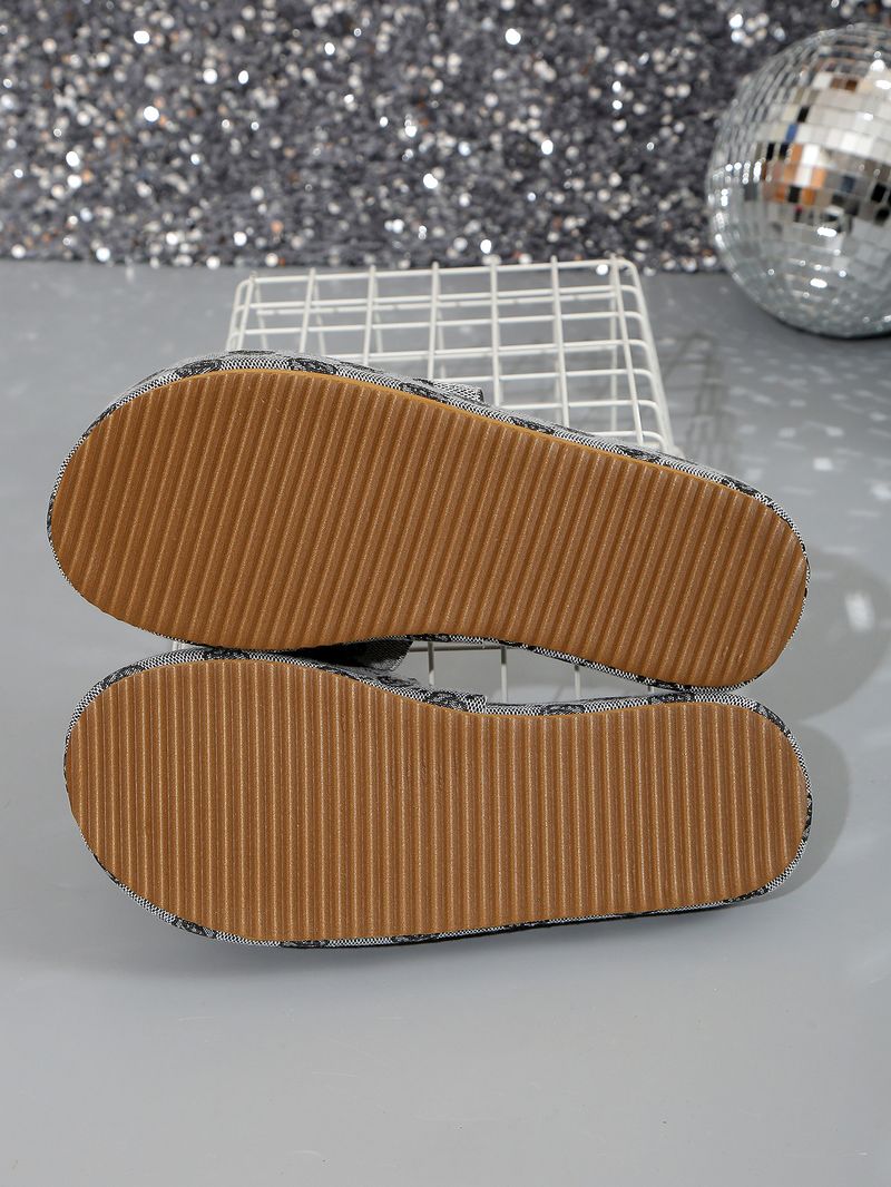 Pluss-suuruses kiilsandaalid, ühel real paksu tallaga, mood mugavad sandaalid naistele_voghion.com