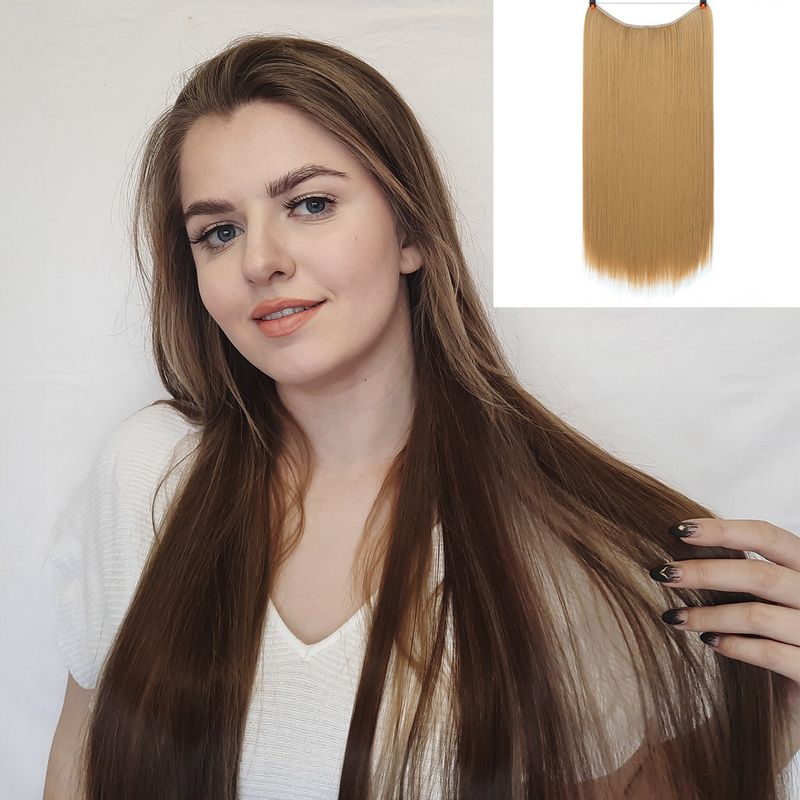 Extension per capelli con lenza elastica, extension per capelli in fibra chimica, le donne indossano naturalmente pezzi di capelli lisci_voghion.com
