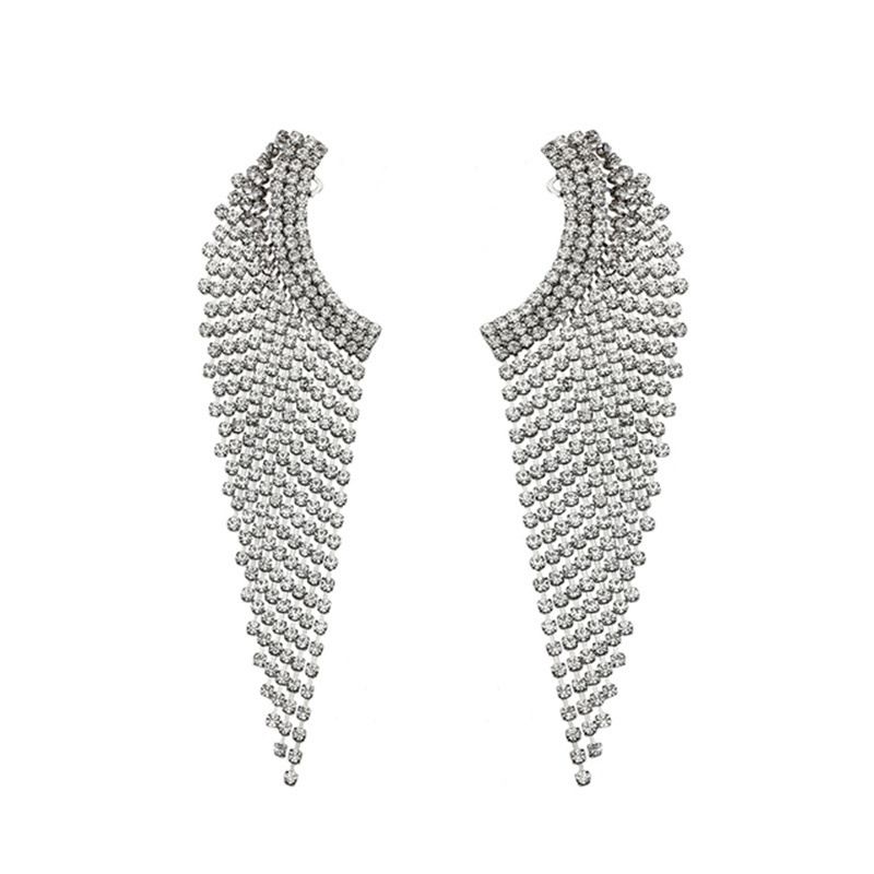 Orecchini alla moda con strass, lunghi e nappe esagerate, per feste in discoteca_voghion.com
