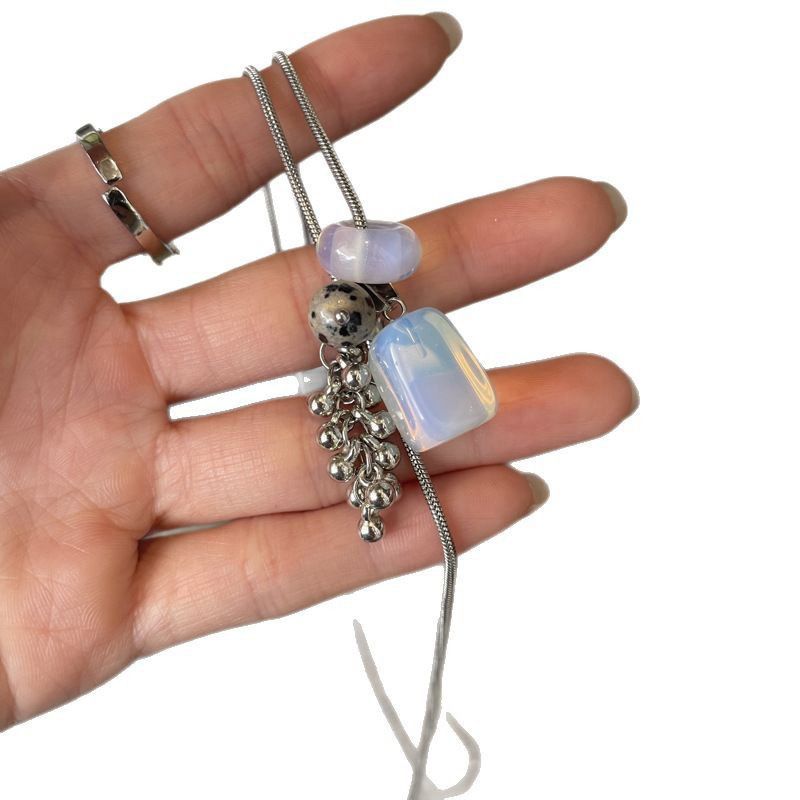 Collier pendentif grappe de raisin en acier titane, personnalité simple, mode polyvalente, niche clavicule haut de gamme_voghion.com