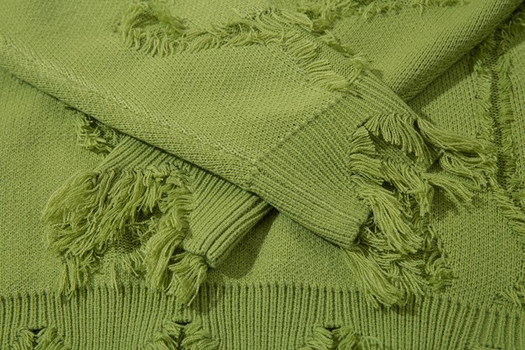 Men's crew-neck sweater with fringe holes_voghion.com