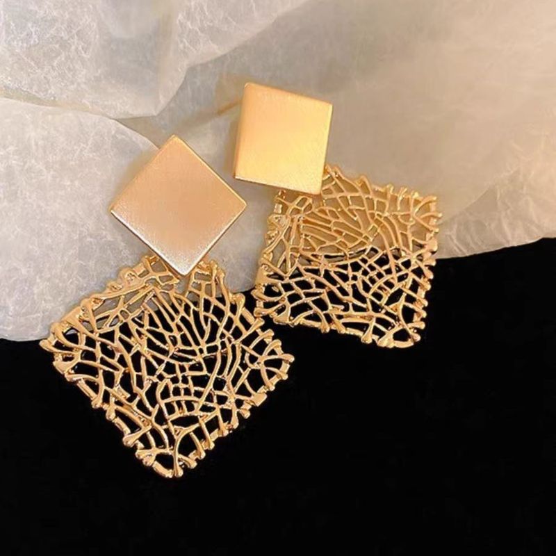 Echt vergoldete silberne Nadel-Ohrringe mit hohlem Quadrat, übertriebene Ohrstecker, Nischen-Ohrschmuck mit High-End-Feeling_voghion.com