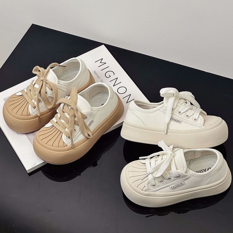 2024 Scarpe casual con testa a conchiglia alla moda in edizione coreana bianca per bambini nuovi della primavera 2024 per ragazzi e ragazze_voghion.com