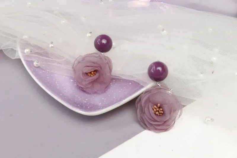 Collana con catena per clavicola con lacci, fatta a mano, motivo temperamento, orecchini viola tridimensionali, decorazione coordinata originale_voghion.com