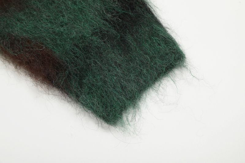 Kardigan w stylu retro z haftem w bloki kolorów – luźny dzianinowy materiał z odkrytym przodem, miękka mieszanka akrylu, element warstwowy inspirowany stylem vintage (zielony)_voghion.com