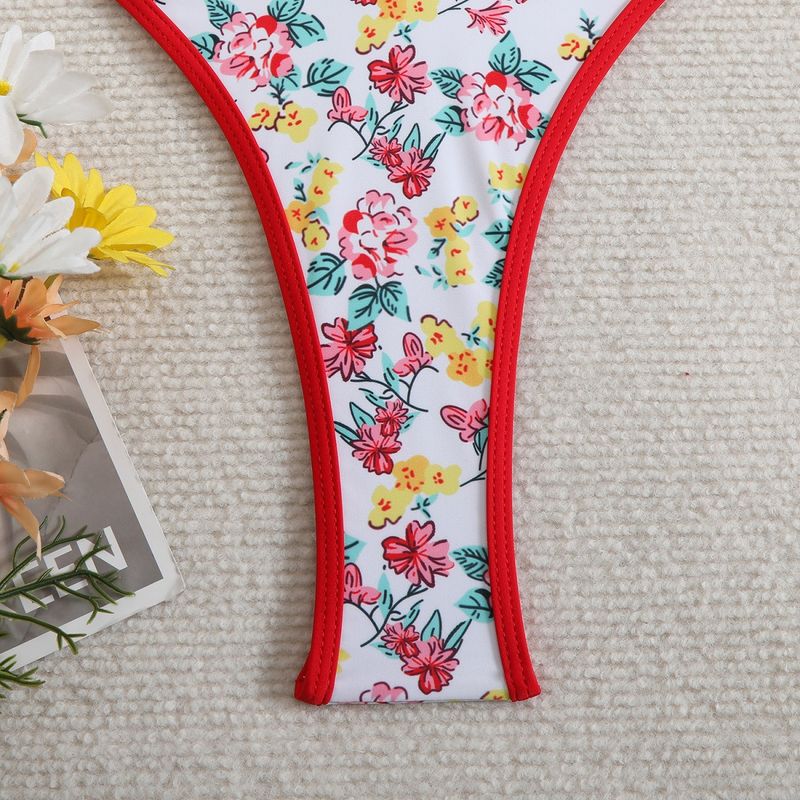 bikini Woman With Floral Split Neck Strap_voghion.com