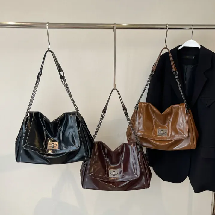 2025 Free Shipping Designer Women's Summer Single Shoulder Underarm Luxury Large Capacity Chain Commuter Crossbody_voghion.com